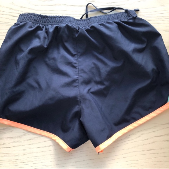 SOLD Nike Workout Shorts - Picture 6 of 6